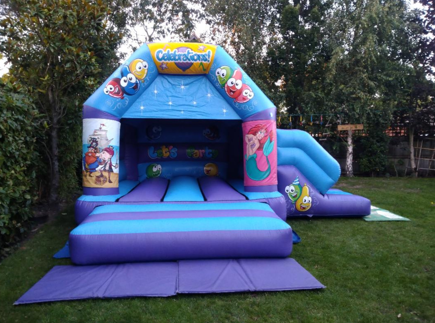 Pirate and Princess Bouncy Castle With Side Slide